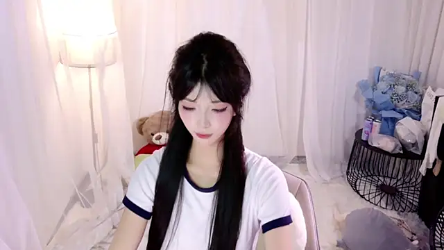 Zoe-001 online show from April 18, 7:58 pm