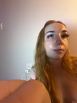 Snapshot of Sapphirelustxo chatting on August 2, 8:29 pm Sapphirelustxo online show from August 2, 8:29 pm