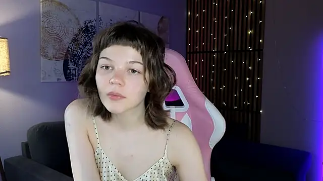 kira naughtly online show from April 15, 2:13 pm