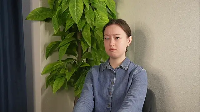 Snapshot of DanilleMincher chatting on April 13, 4:29 am DanilleMincher online show from April 13, 4:29 am