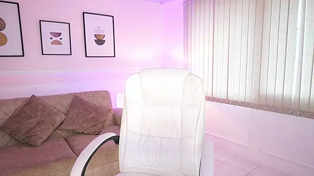 BrianaLane online show from April 28, 6:57 pm