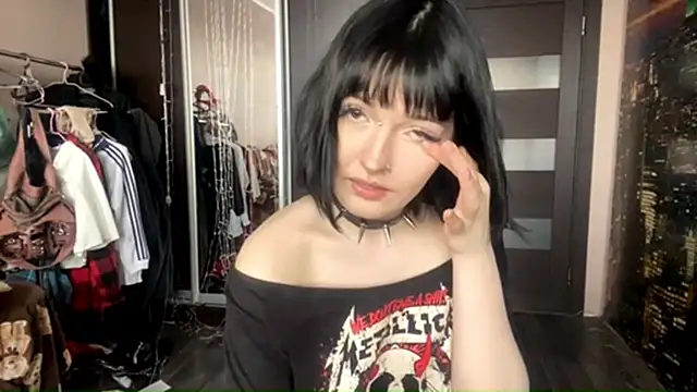Snapshot of virusDoll chatting on May 6, 11:48 am virusDoll online show from May 6, 11:48 am