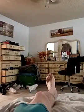 illdoitforetty online show from April 10, 6:45 pm