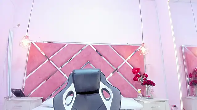 Kimmiebellarie online show from April 15, 12:45 pm