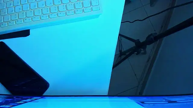 Snapshot of britanny_jones1 chatting on June 15, 1:08 am britanny jones1 online show from June 15, 1:08 am