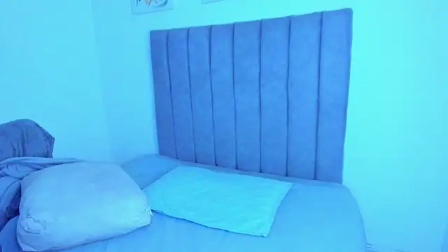 Snapshot of britanny_jones1 chatting on June 28, 12:27 am britanny jones1 online show from June 28, 12:27 am