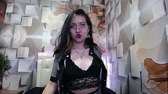 star  pink online show from April 11, 3:05 pm