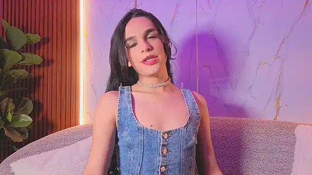 Snapshot of valerysofia_vg chatting on April 15, 7:32 pm valerysofia vg online show from April 15, 7:32 pm