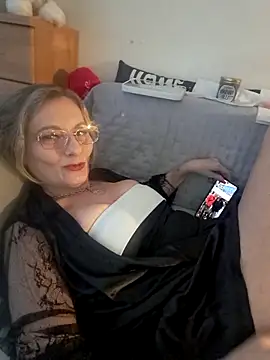 Snapshot of Blond_lady_czech chatting on April 20, 4:21 pm Blond lady czech online show from April 20, 4:21 pm