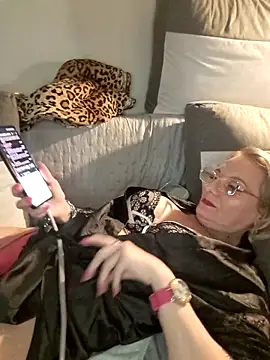 Snapshot of Blond_lady_czech chatting on April 25, 6:27 pm Blond lady czech online show from April 25, 6:27 pm