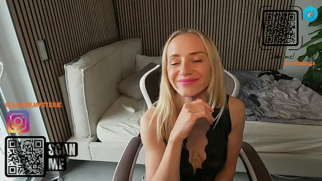 Ella Mysterie online show from May 3, 3:18 pm