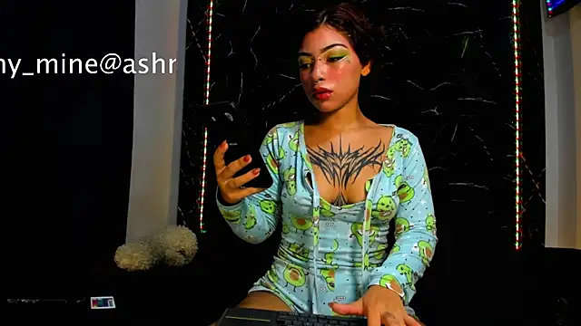 Snapshot of Ashnikko___ chatting on June 19, 1:54 am Ashnikko online show from June 19, 1:54 am