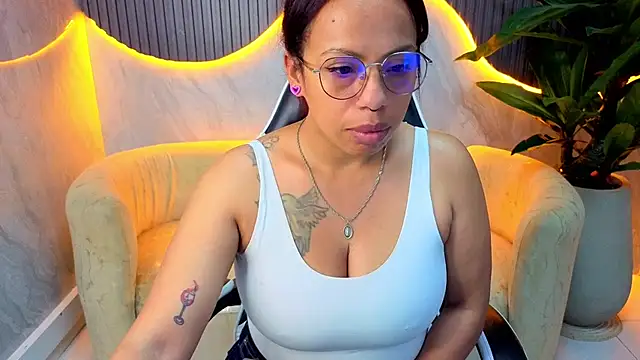 Snapshot of valerytp chatting on April 20, 7:04 pm valerytp online show from April 20, 7:04 pm
