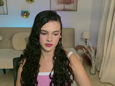 Snapshot of MaraVelvett chatting on April 28, 8:36 pm MaraVelvett online show from April 28, 8:36 pm