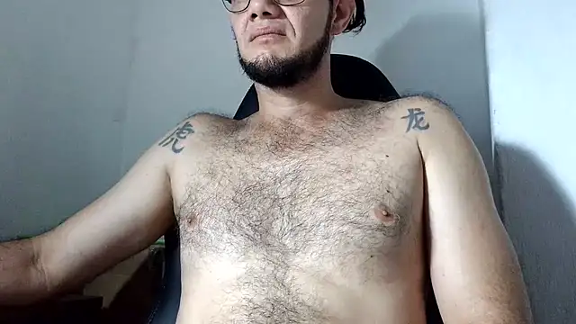 Snapshot of andrew_1520 chatting on June 27, 5:18 pm andrew 1520 online show from June 27, 5:18 pm