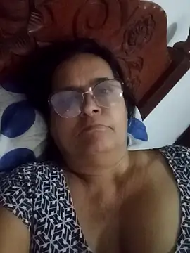 Snapshot of PienCanela chatting on May 14, 11:39 am PienCanela online show from May 14, 11:39 am