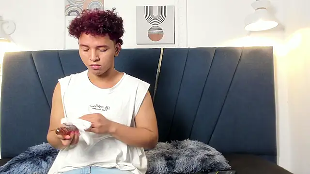 Snapshot of lio_cum23 chatting on April 14, 7:09 pm lio cum23 online show from April 14, 7:09 pm