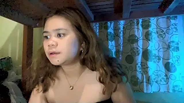 ElodiaSebourn online show from April 13, 2:22 pm