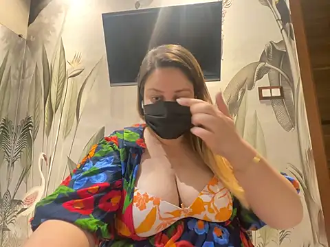 Snapshot of kavyasingh36 chatting on April 20, 3:37 pm kavyasingh36 online show from April 20, 3:37 pm