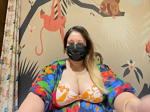 Snapshot of kavyasingh36 chatting on April 29, 7:20 pm kavyasingh36 online show from April 29, 7:20 pm