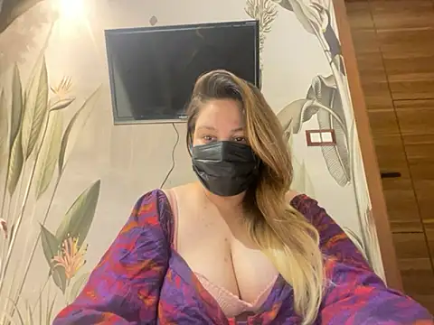 Snapshot of kavyasingh36 chatting on May 3, 3:18 pm kavyasingh36 online show from May 3, 3:18 pm