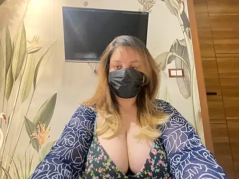Snapshot of kavyasingh36 chatting on May 15, 10:00 am kavyasingh36 online show from May 15, 10:00 am