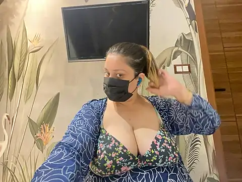 Snapshot of kavyasingh36 chatting on May 16, 1:13 am kavyasingh36 online show from May 16, 1:13 am