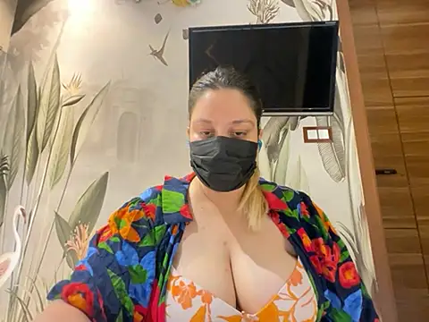 Snapshot of kavyasingh36 chatting on May 17, 11:28 am kavyasingh36 online show from May 17, 11:28 am