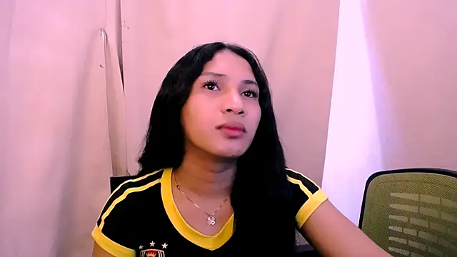 Snapshot of slutty_aki chatting on May 13, 5:05 am slutty aki online show from May 13, 5:05 am