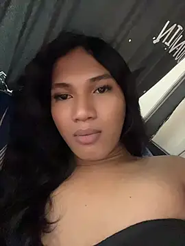 Snapshot of slutty_aki chatting on June 7, 1:43 am slutty aki online show from June 7, 1:43 am