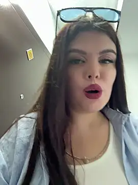 Snapshot of AmeliaBronze chatting on July 24, 3:04 am AmeliaBronze online show from July 24, 3:04 am