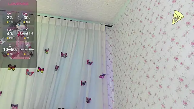 Snapshot of karina_ebonyy chatting on April 24, 11:12 am karina ebonyy online show from April 24, 11:12 am
