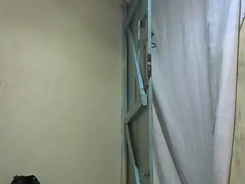 Snapshot of Rerpuss1 chatting on April 14, 12:00 pm Rerpuss1 online show from April 14, 12:00 pm