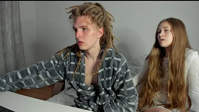 SurfSexCouple1 online show from May 15, 9:11 pm