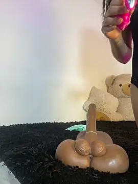 NohaBeyloun  online show from April 12, 1:05 pm