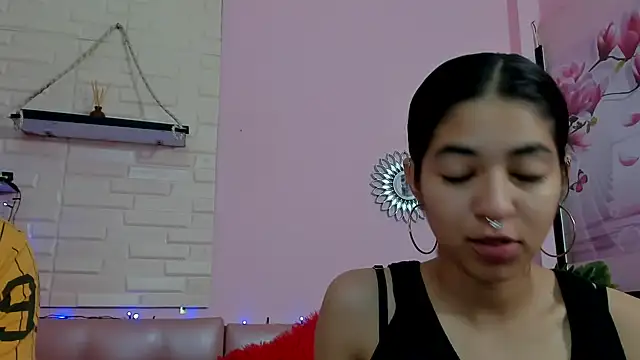 Snapshot of Aronandmoli69 chatting on June 17, 12:50 pm Aronandmoli69 online show from June 17, 12:50 pm