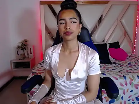 Snapshot of Miaa_ferrari1 chatting on April 18, 11:36 am Miaa ferrari1 online show from April 18, 11:36 am