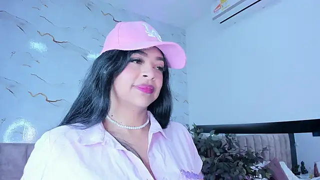 Snapshot of Candicewayne chatting on June 18, 11:03 am Candicewayne online show from June 18, 11:03 am