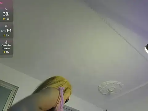 Snapshot of Dulce_violetta_ chatting on June 1, 7:26 pm Dulce violetta online show from June 1, 7:26 pm