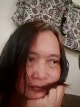 Snapshot of jeanyummytits chatting on May 14, 2:40 am jeanyummytits online show from May 14, 2:40 am