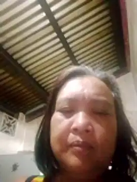 Snapshot of jeanyummytits chatting on May 15, 7:54 pm jeanyummytits online show from May 15, 7:54 pm