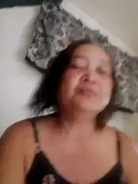 Snapshot of jeanyummytits chatting on May 27, 5:37 am jeanyummytits online show from May 27, 5:37 am