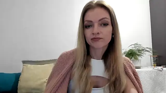 Snapshot of Severina7 chatting on June 15, 6:32 pm Severina7 online show from June 15, 6:32 pm