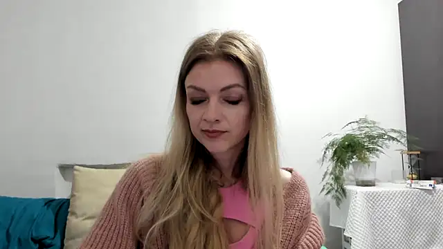 Snapshot of Severina7 chatting on June 16, 8:11 pm Severina7 online show from June 16, 8:11 pm