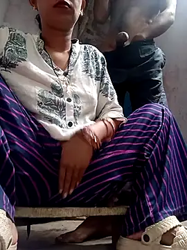 Snapshot of Miss_Divyaa chatting on May 3, 1:11 am Miss Divyaa online show from May 3, 1:11 am