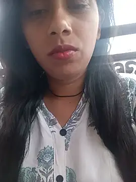 Snapshot of Miss_Divyaa chatting on May 22, 12:07 am Miss Divyaa online show from May 22, 12:07 am