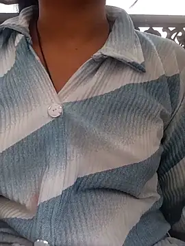 Snapshot of Miss_Divyaa chatting on May 23, 1:15 pm Miss Divyaa online show from May 23, 1:15 pm