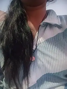 Snapshot of Miss_Divyaa chatting on May 26, 2:02 pm Miss Divyaa online show from May 26, 2:02 pm