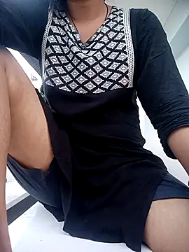 Snapshot of Miss_Divyaa chatting on May 28, 12:08 am Miss Divyaa online show from May 28, 12:08 am