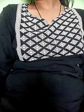 Snapshot of Miss_Divyaa chatting on May 31, 2:31 am Miss Divyaa online show from May 31, 2:31 am